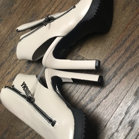 DKNY WOMEN MALIA SQUARE TOE ZIP SHOES. NEVER WORN . CLASSY & STYLISH, SIZE 11 - Picture 6 of 9